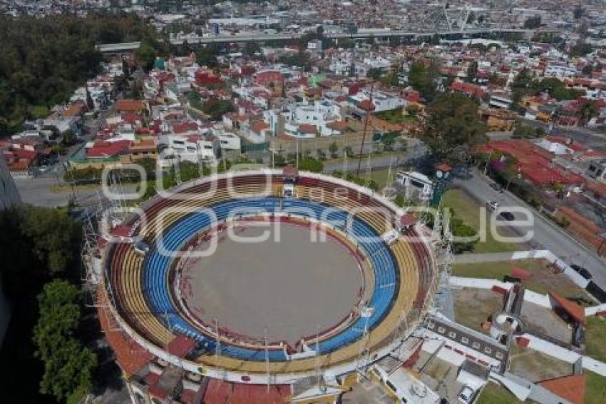 PLAZA DE TOROS . EL RELICARIO