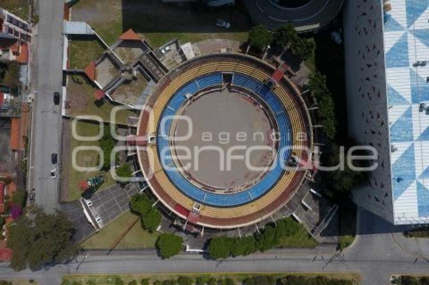 PLAZA DE TOROS . EL RELICARIO