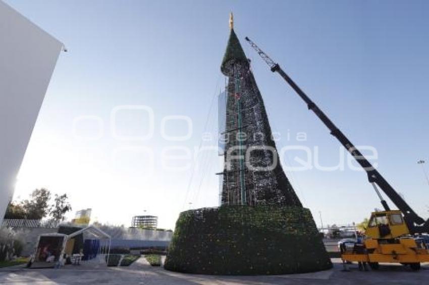 BUAP . ÁRBOL NAVIDEÑO