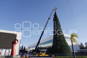 BUAP . ÁRBOL NAVIDEÑO