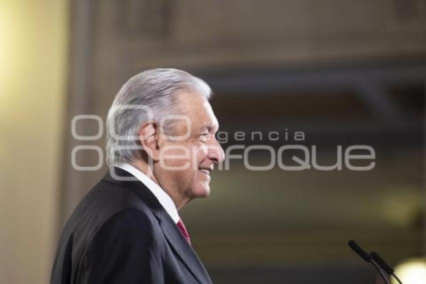 AMLO . MAÑANERA