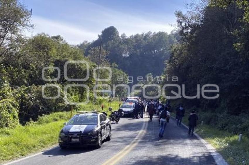 XIUTETELCO . BLOQUEO CARRETERO