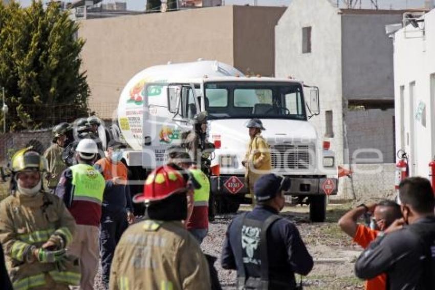 SEGURIDAD . FUGA PIPA DE GAS