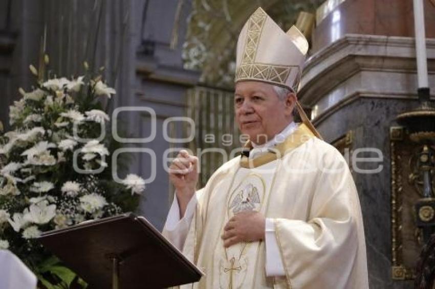 CATEDRAL . MISA