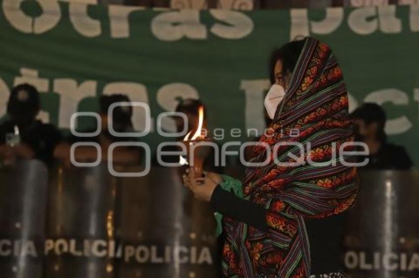 MANIFESTACIÓN . FEMINISTAS