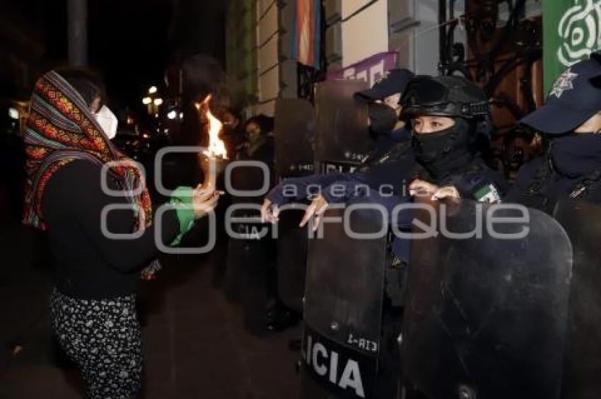 MANIFESTACIÓN . FEMINISTAS