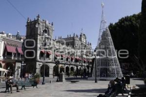 ÁRBOL DE NAVIDAD . ZÓCALO DE PUEBLA