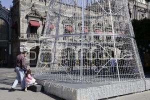 ÁRBOL DE NAVIDAD . ZÓCALO DE PUEBLA