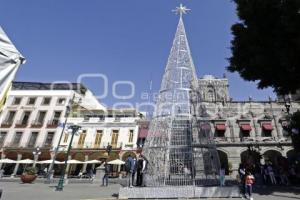 ÁRBOL DE NAVIDAD . ZÓCALO DE PUEBLA