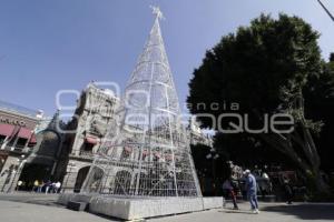 ÁRBOL DE NAVIDAD . ZÓCALO DE PUEBLA