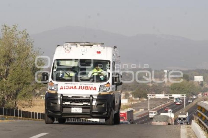 AUTOPISTA . PIPA ATORADA