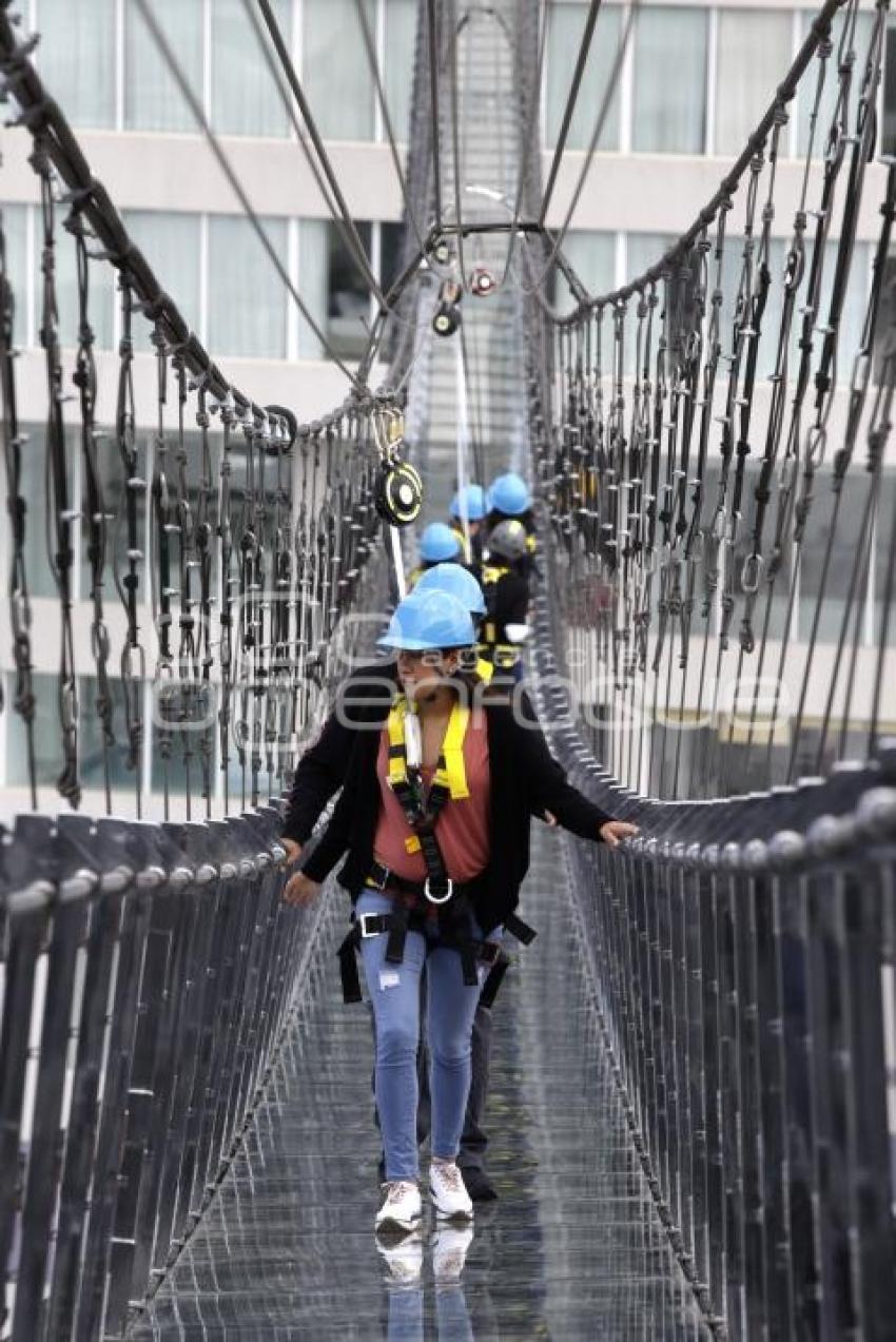 PUENTE DE CRISTAL