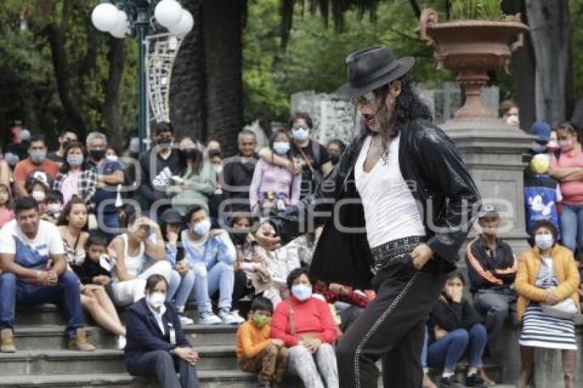 IMITADOR DE MICHAEL JACKSON