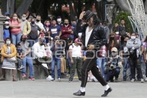 IMITADOR DE MICHAEL JACKSON