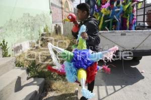 FABRICACIÓN DE PIÑATAS 