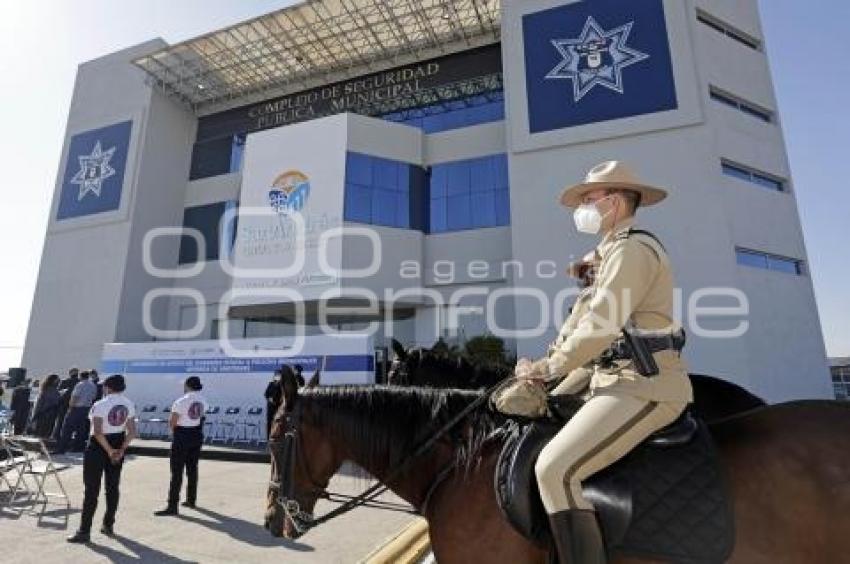 CHOLULA . ENTREGA UNIFORMES POLICÍA MUNICIPAL