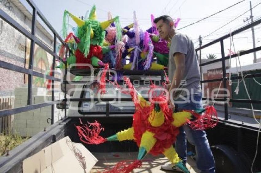 FABRICACIÓN DE PIÑATAS 