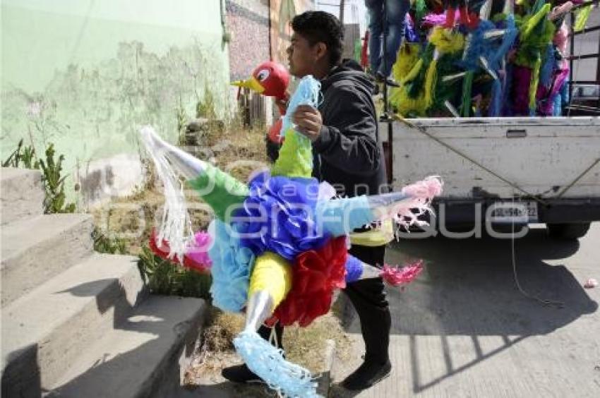 FABRICACIÓN DE PIÑATAS 