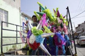 FABRICACIÓN DE PIÑATAS 