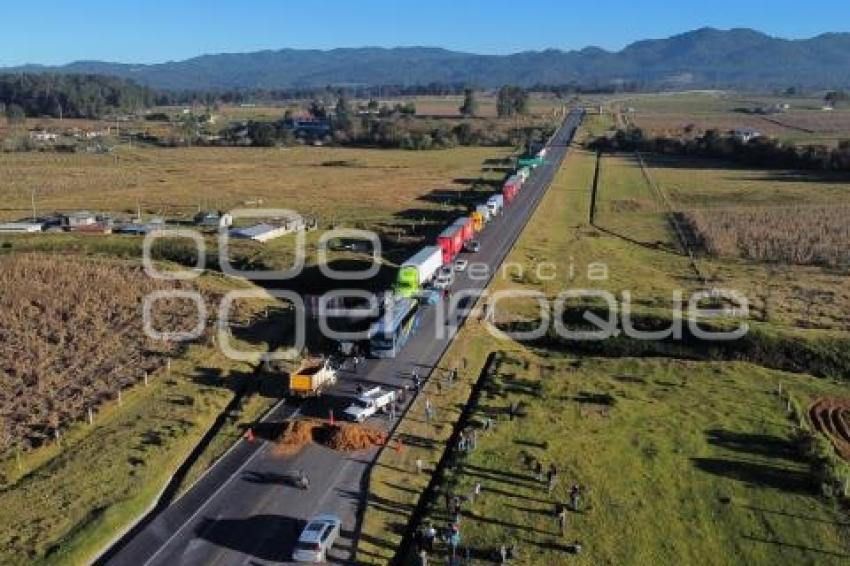 BLOQUEO AUTOPISTA . TLAXCO - TEJOCOTAL