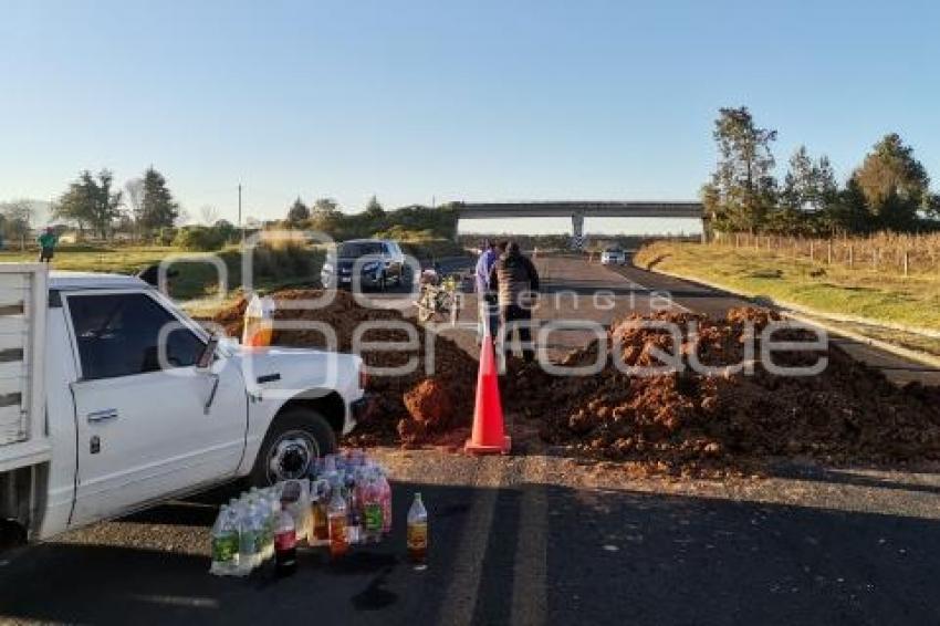 BLOQUEO AUTOPISTA . TLAXCO - TEJOCOTAL