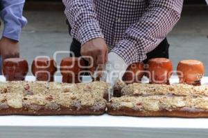 TOCHIMILCO . ROSCA MONUMENTAL 