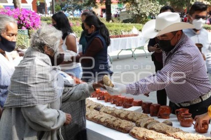 TOCHIMILCO . ROSCA MONUMENTAL 