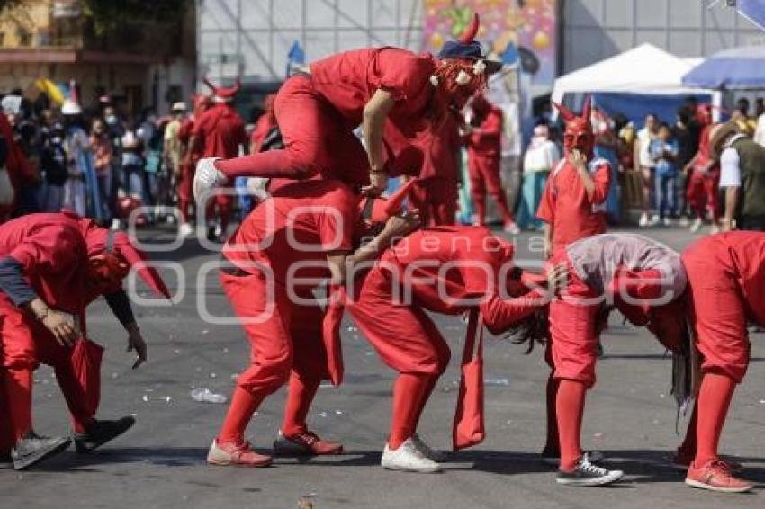 TRADICIONES . DOCE PARES DE FRANCIA