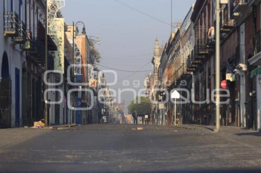 AÑO NUEVO . CALLES VACÍAS