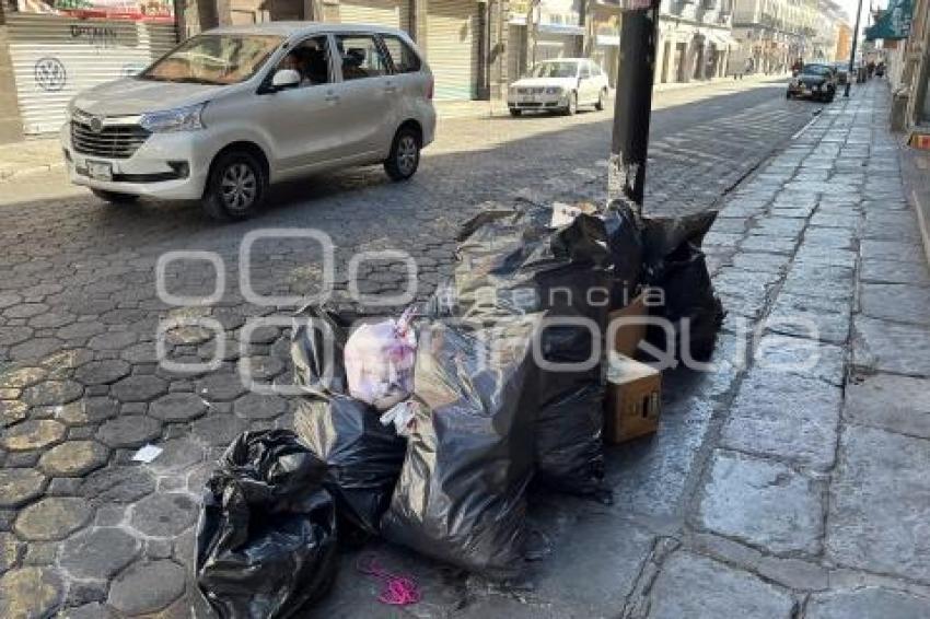 NAVIDAD . BASURA