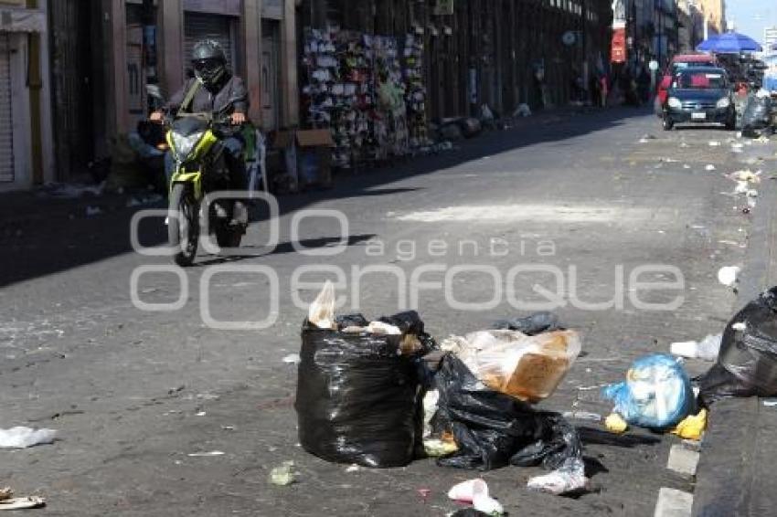 NAVIDAD . BASURA