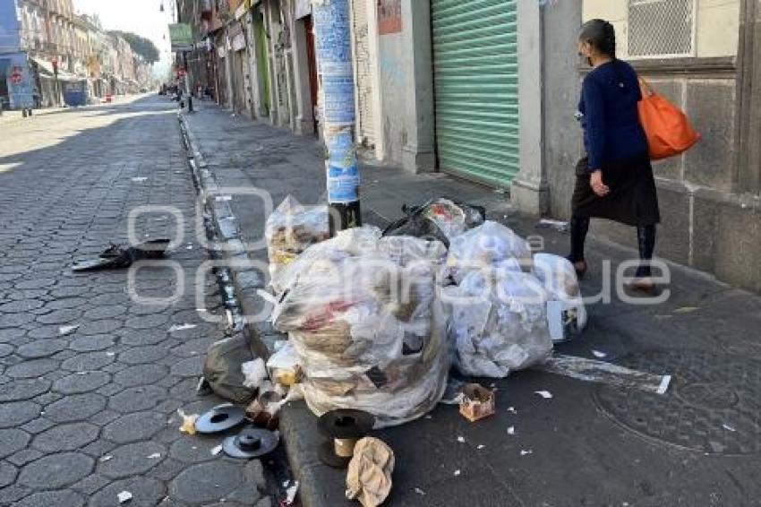 NAVIDAD . BASURA