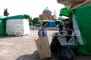 TLAXCALA . VENDEDORES AMBULANTES