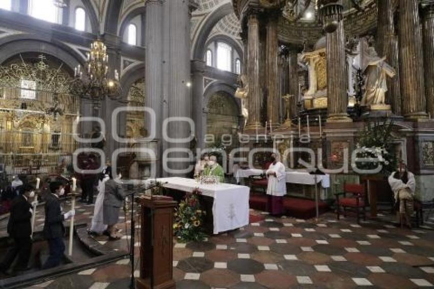 CATEDRAL . MISA