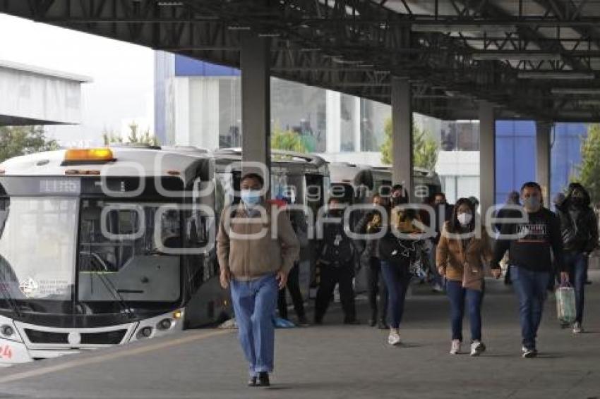 TRANSPORTE PÚBLICO . RUTA