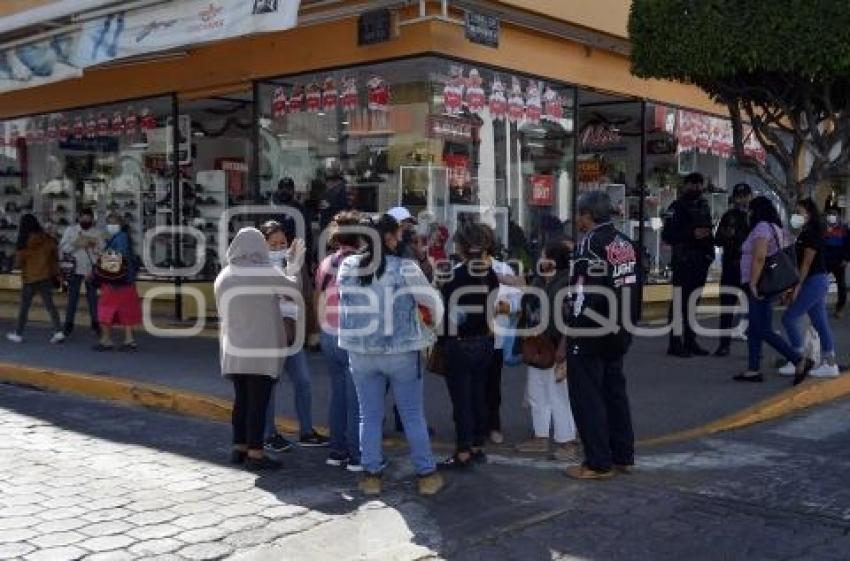 TEHUACÁN . MANIFESTACIÓN COMERCIANTES