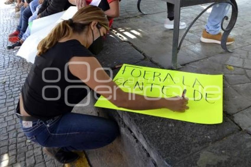 TEHUACÁN . MANIFESTACIÓN COMERCIANTES