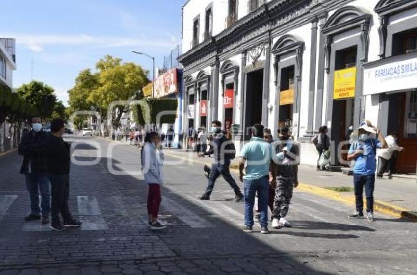 TEHUACÁN . MANIFESTACIÓN COMERCIANTES