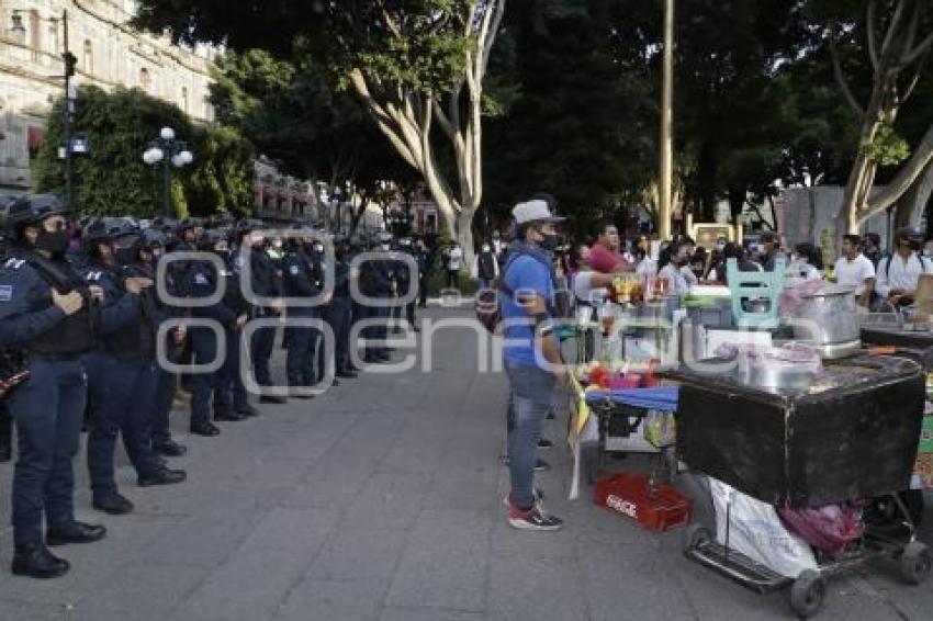 POLICÍA . RIÑA DE AMBULANTES