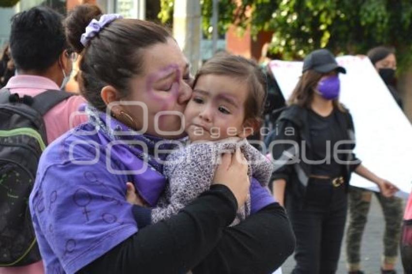 TEHUACÁN . PROTESTA FEMINICIDIOS