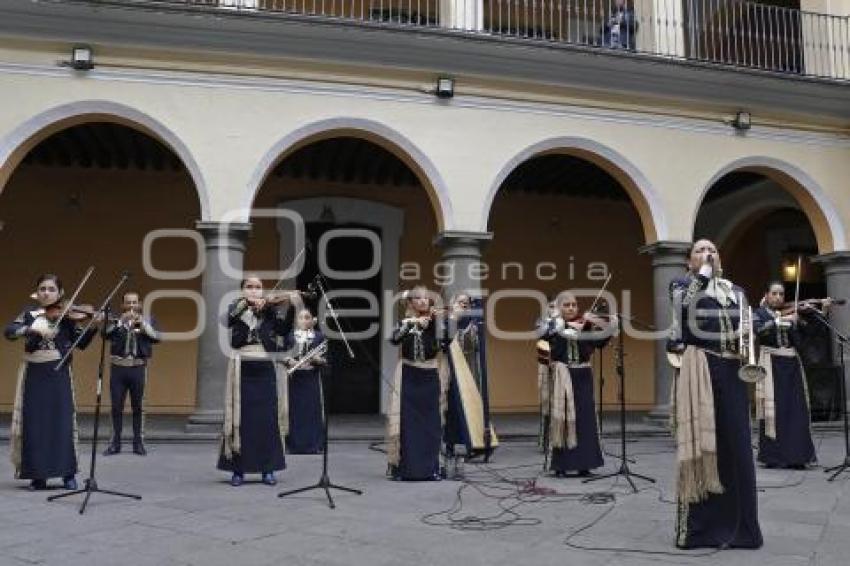 MARIACHI FEMENIL