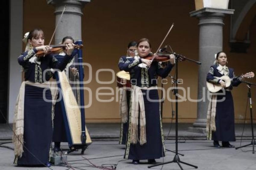 MARIACHI FEMENIL