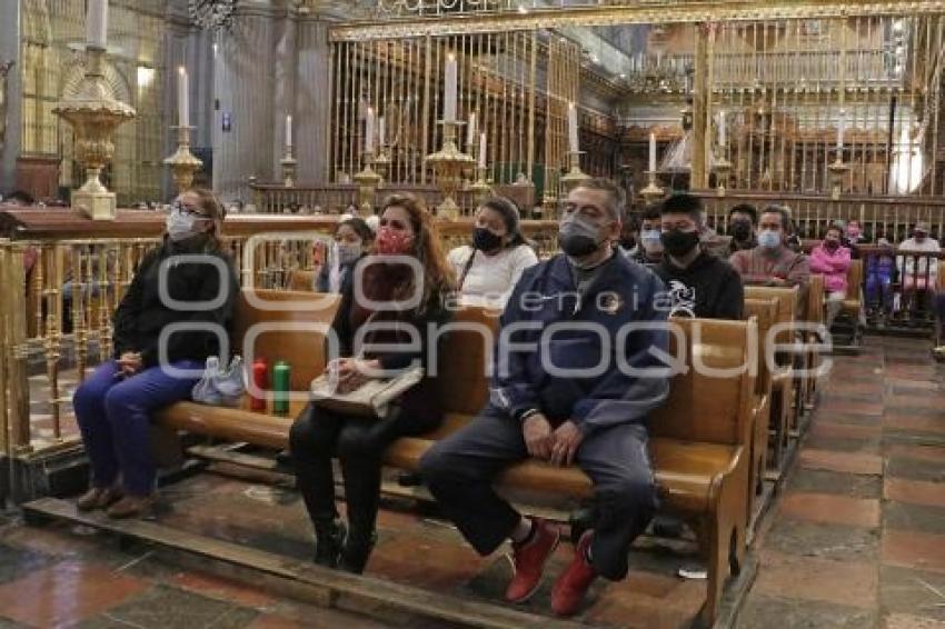 CATEDRAL . MISA