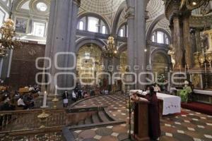CATEDRAL . MISA
