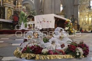 CATEDRAL . MISA