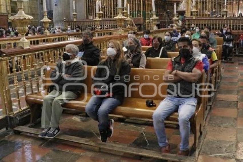 CATEDRAL . MISA