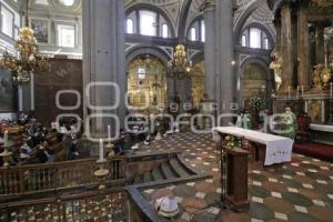 CATEDRAL . MISA