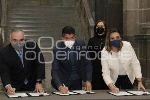 AYUNTAMIENTO . FIRMA DE CONVENIO 