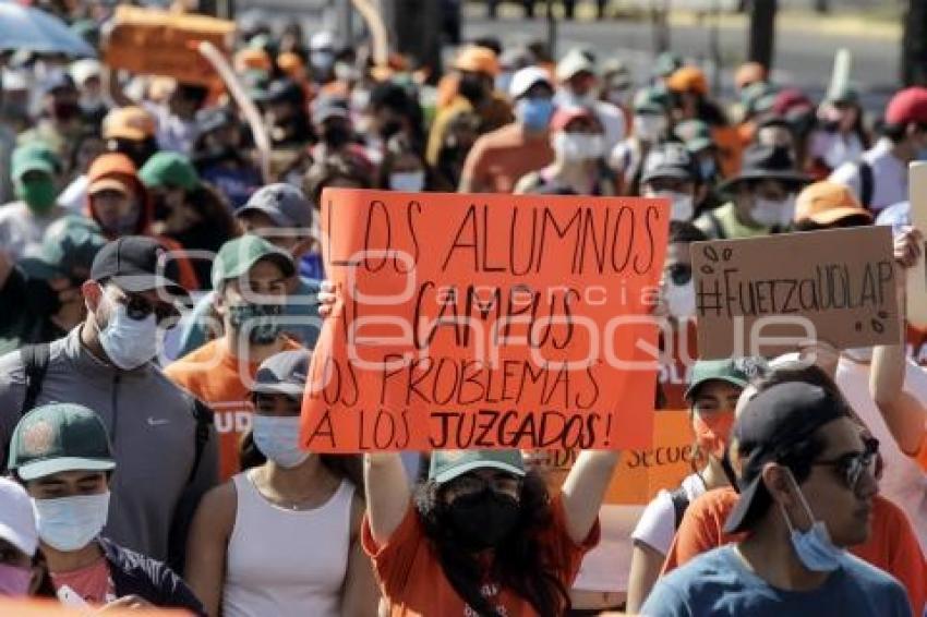 MARCHA COMUNIDAD UDLAP