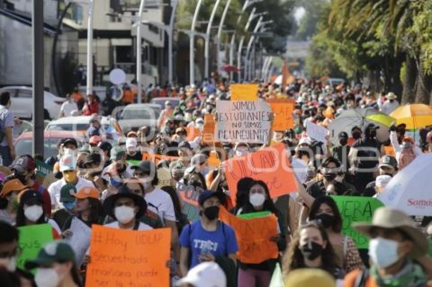 MARCHA COMUNIDAD UDLAP